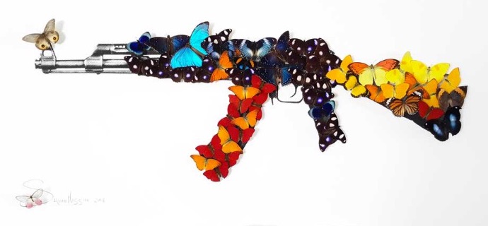 AK47 - Acrylique sur papier et papillons naturalisés - 85 x 129 x 10 cm