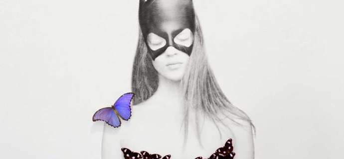 Batwoman - Acrylique sur papier et papillons naturalisés - 167 x 125 x 10 cm