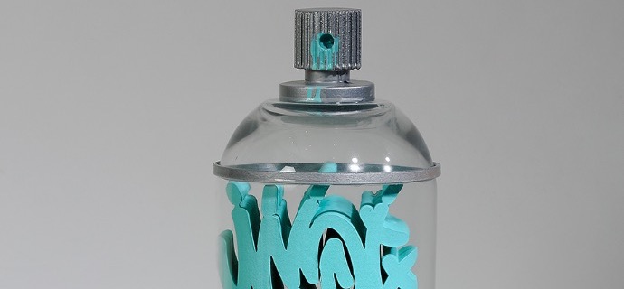 Turquoise Blue Spray Can - 58 x 20 cm - Sculpture en verre et en résine